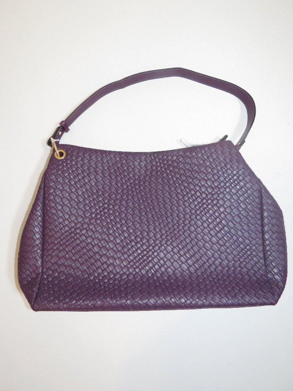 La Terre Fashion Woven Hobo Bag in a versatile purple.